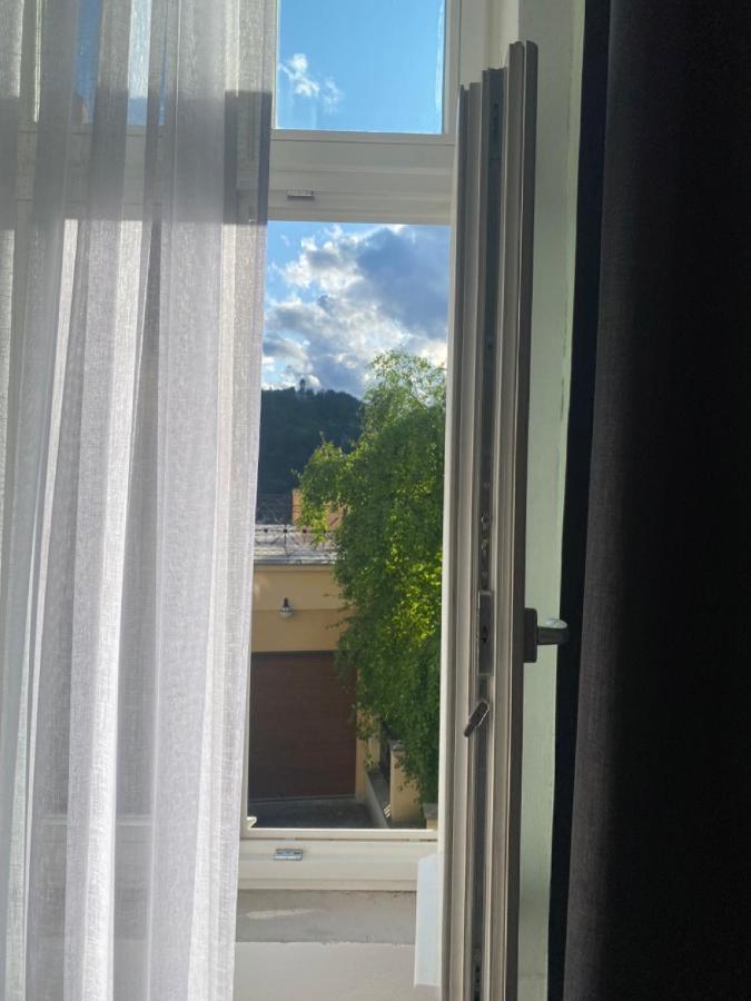 Four Rooms Carlsbad Authentic Karlovy Vary Bagian luar foto
