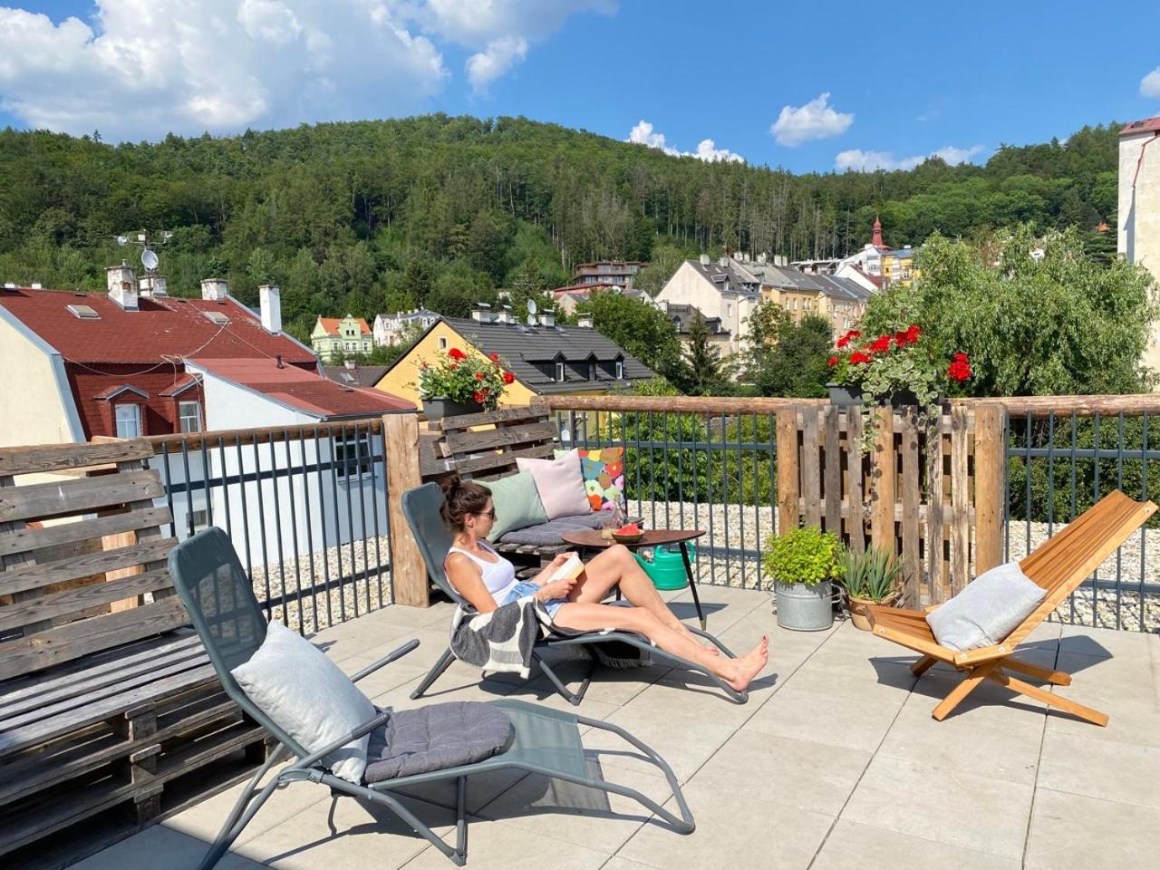 Four Rooms Carlsbad Authentic Karlovy Vary Bagian luar foto
